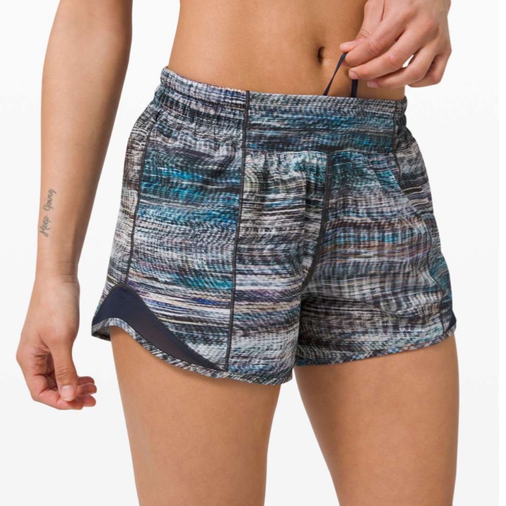 Lululemon Hotty Hot Short *Long 4" Digital Oasis Grey Multi / True Navy